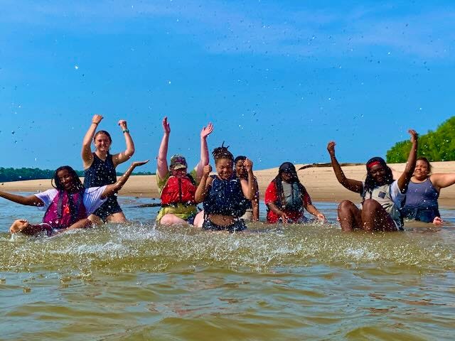 Community Canoe Trip on the Mississippi River